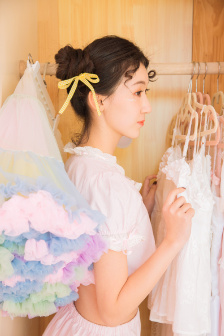 小茹和小黄狗